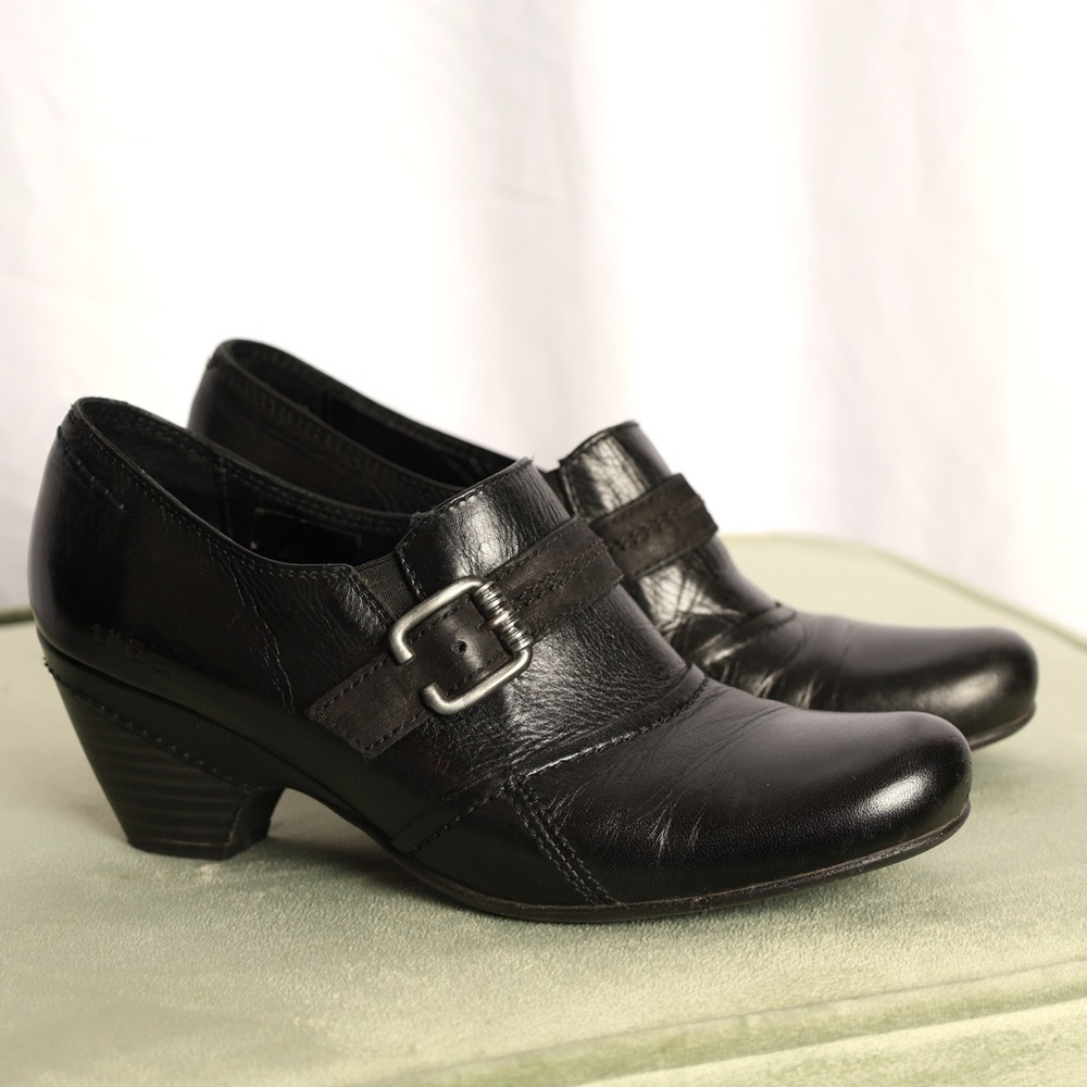 Taos "Duo" Black Leather Heeled Pump Shoe Size 39EU Size 8US